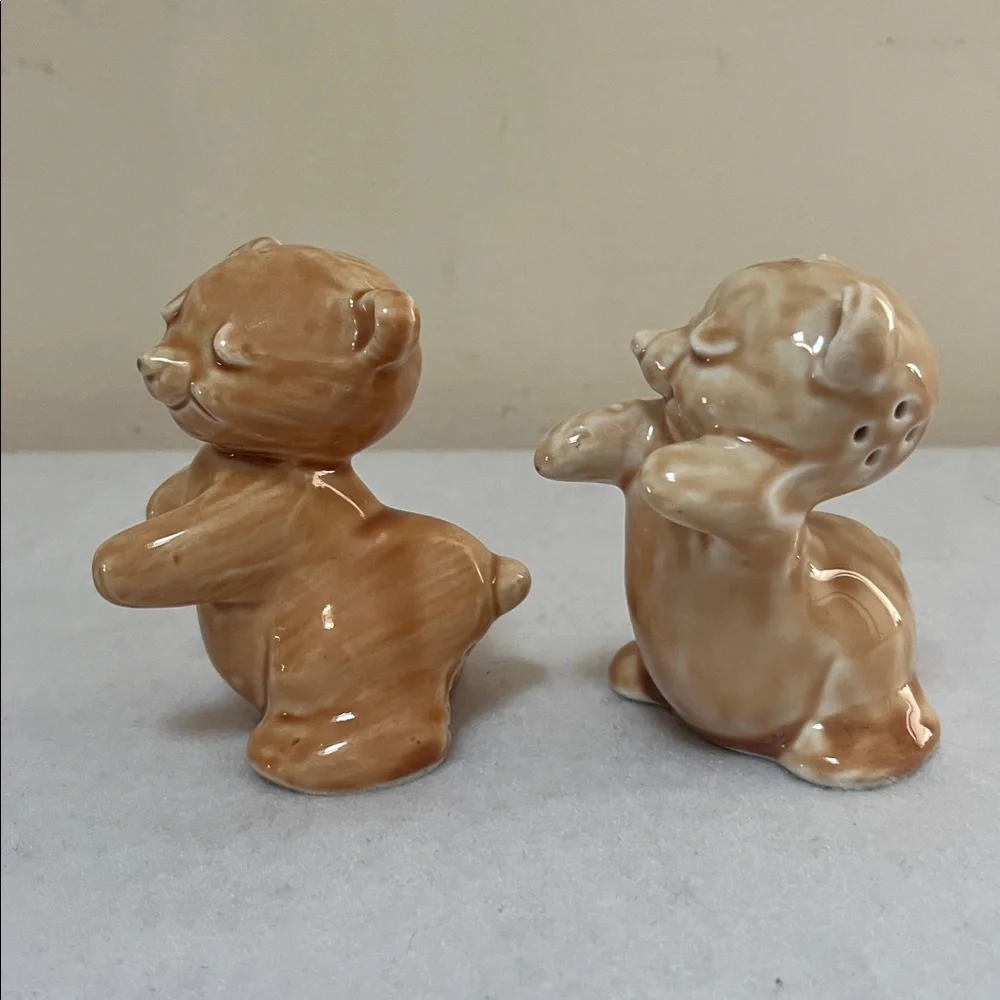 MCM Van Tellingen Hugging Bears Salt and Pepper Shakers vtg